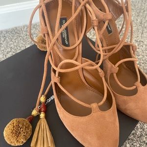 Dolce & Gabbana Suede Lace-Up Pump 38.5